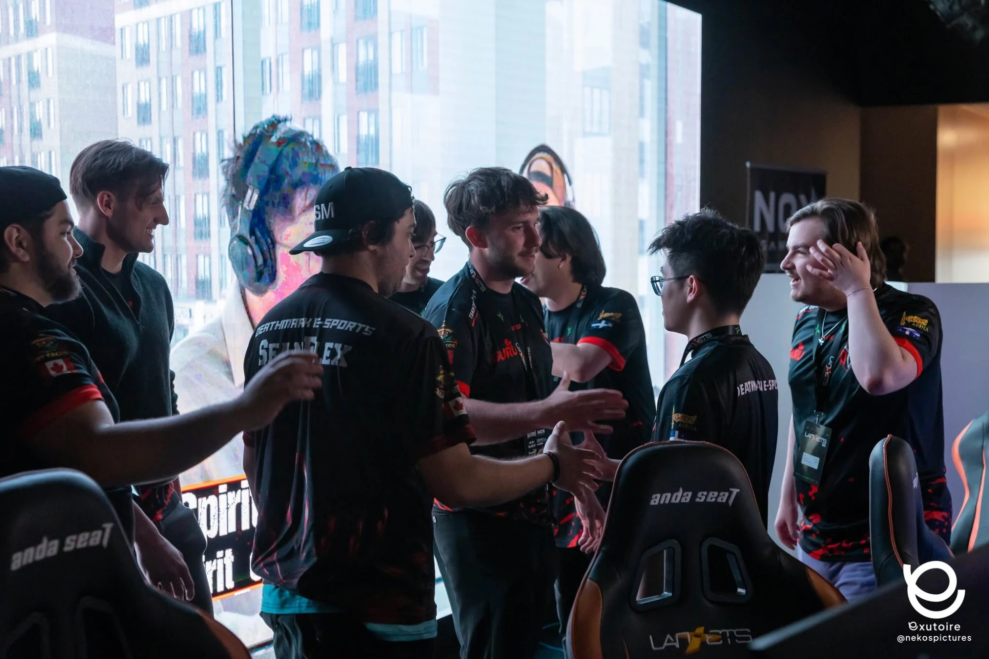 Poignées de main après un match
